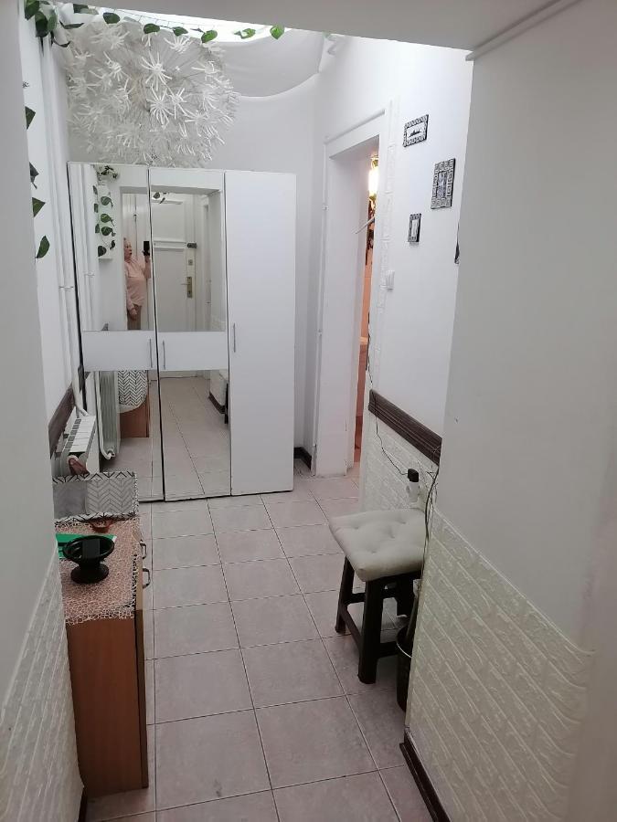 Low Cost Apartment Belgrad Exteriör bild